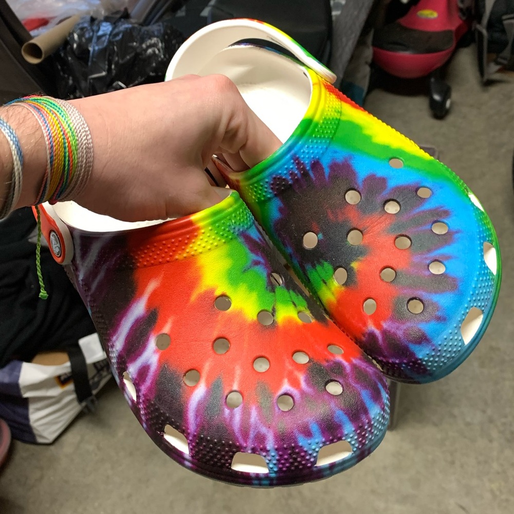 Crocs Classic Clog ‘Tie Dye’ Multicolor Rainbow Size 9M / 11W